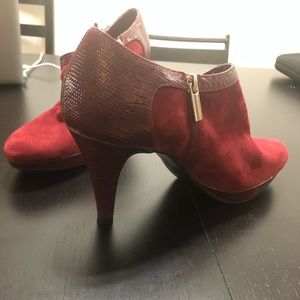 Suede burgundy Booties